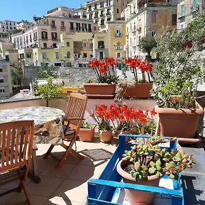 https://stairway-to-heaven-in-naples.hotels-amalfi.com