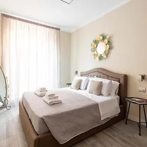 https://suityrhome-campo-de-fiori.it-romehotels.com