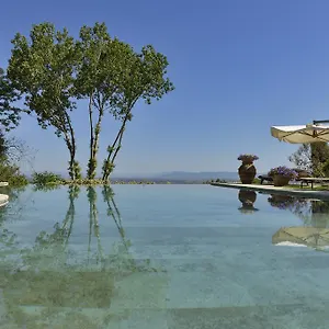 https://villa-cicolina.it-tuscanyhotel.com